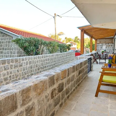 Leut Stone Residence Tivat Exterior photo