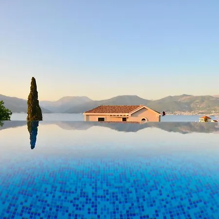 Leut Stone Residence Tivat Exterior photo