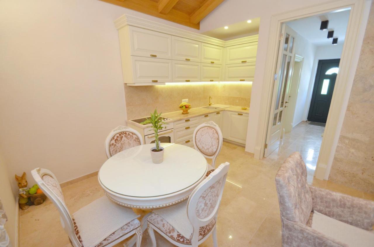 Leut Stone Appartement Tivat