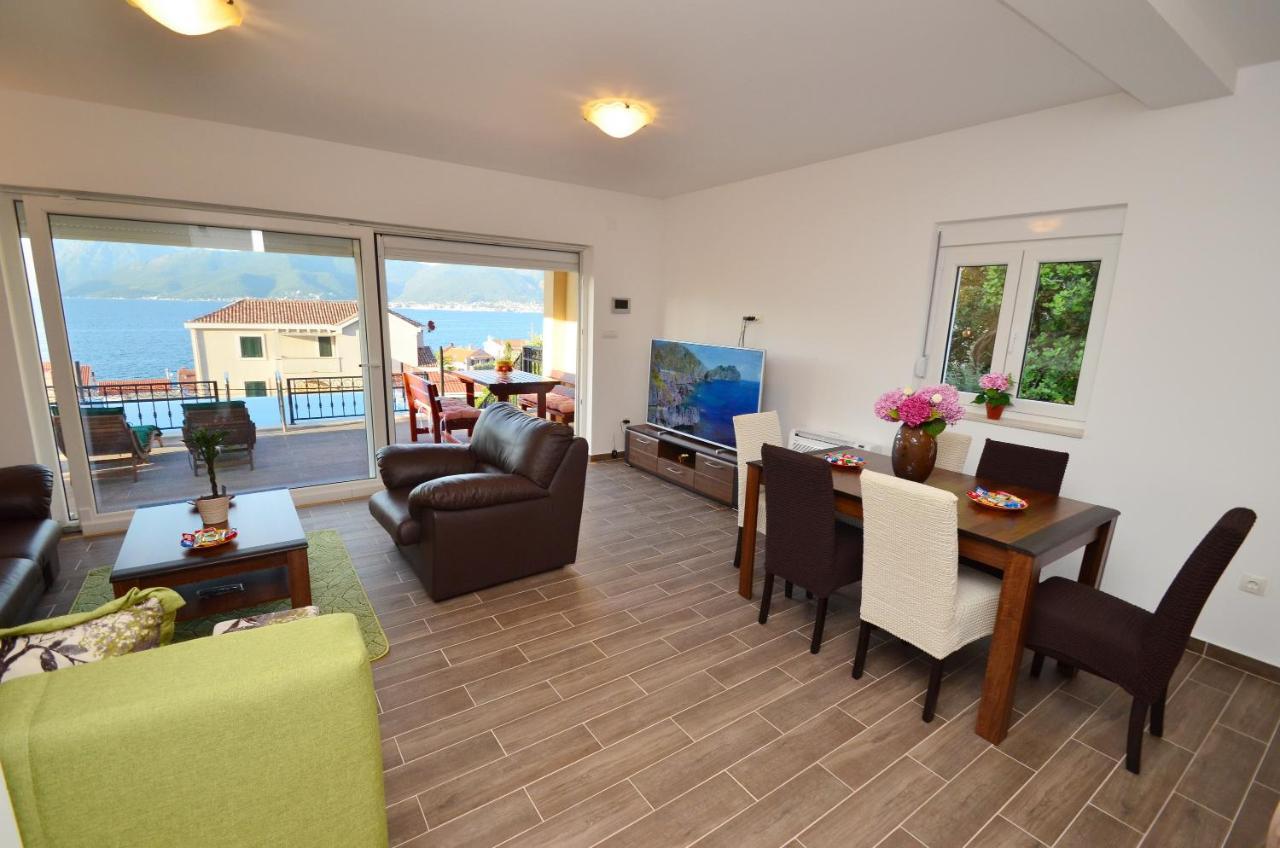 Leut Stone Appartement *