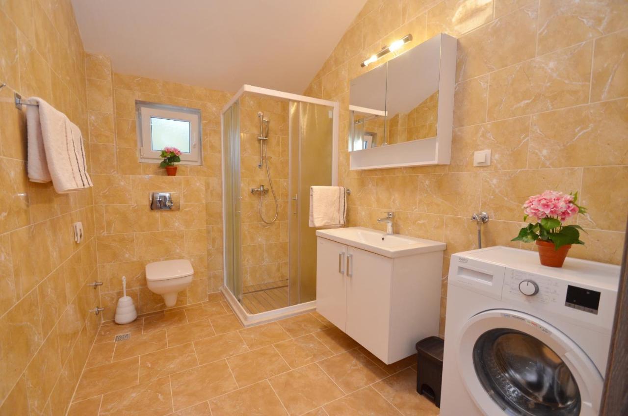 Leut Stone Appartement *